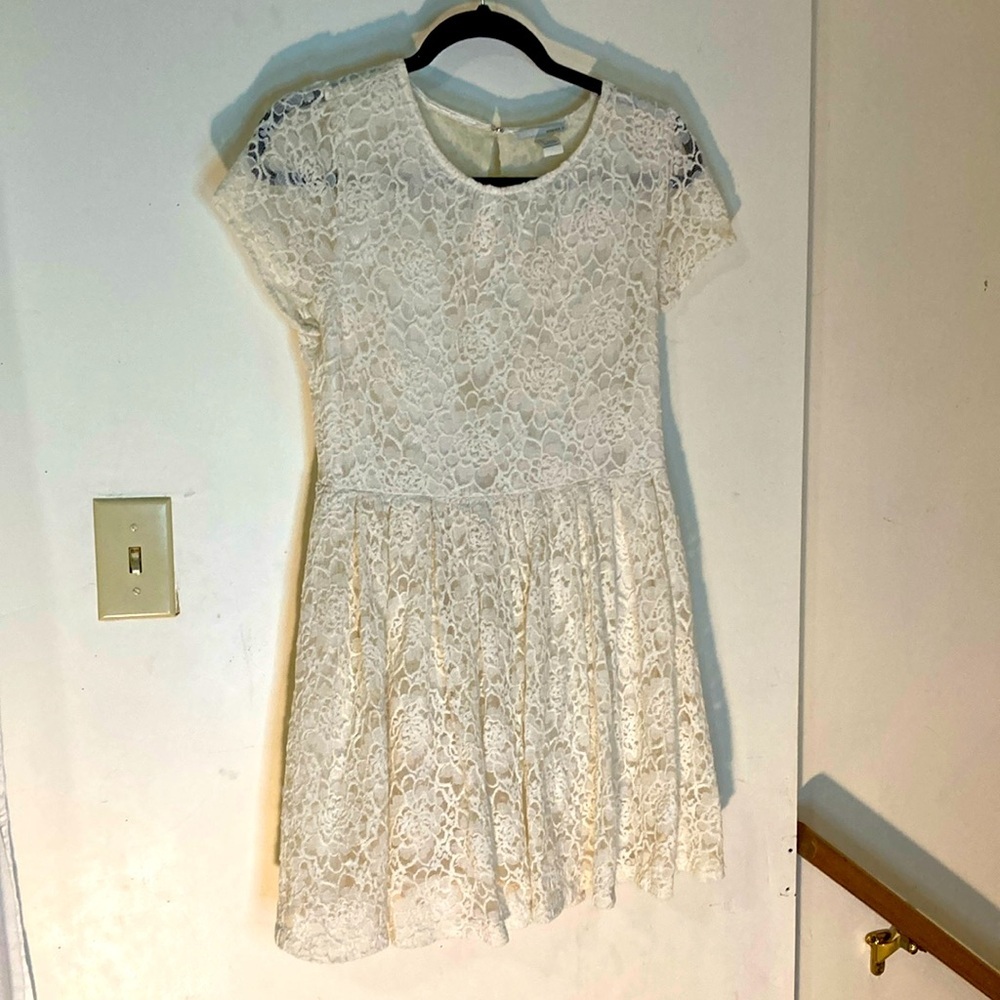 Forever 21 Elegant Lace Jr Dress in Cream